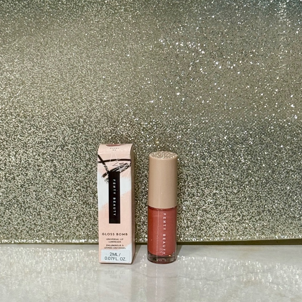 5 for $25 item🌺Mini Fenty Beauty Gloss Bomb Universal Lip Luminizer Fussy Fu$$y